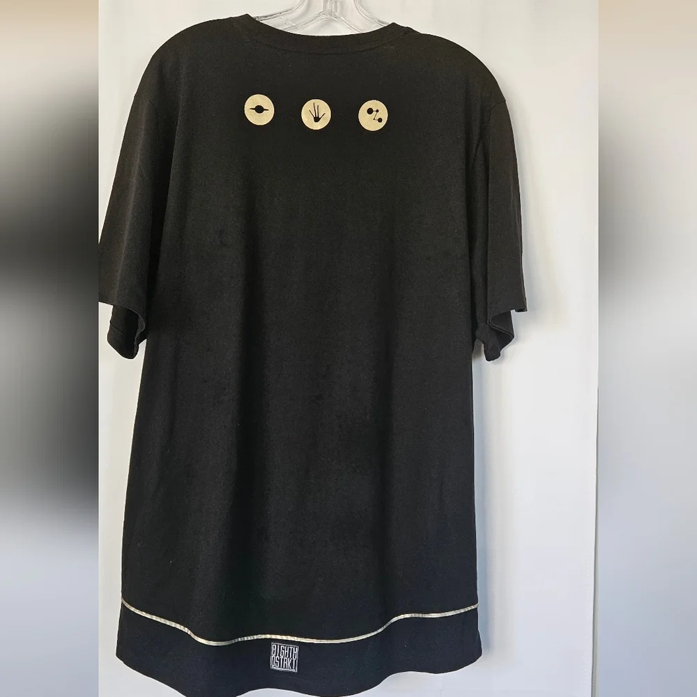8ighth‎ Dstrkt black and gold t shirt size 2xl